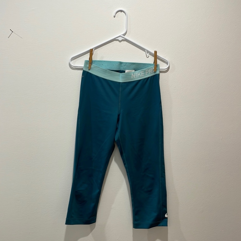 Teal Nike Cropped Workout Leggings size M